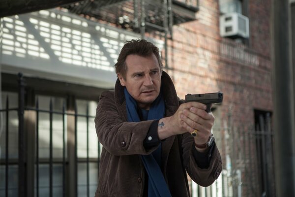 Liam Neeson in the movie A Walk among the Graves