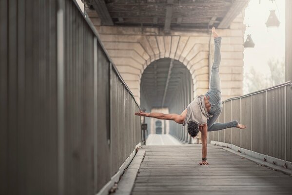 Gymnastique, exercices pour la flexibilité du corps