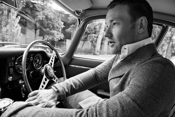 Photo shoot in retro style with Joel Edgerton in the title role