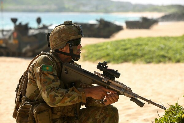 Soldado australiano con armas