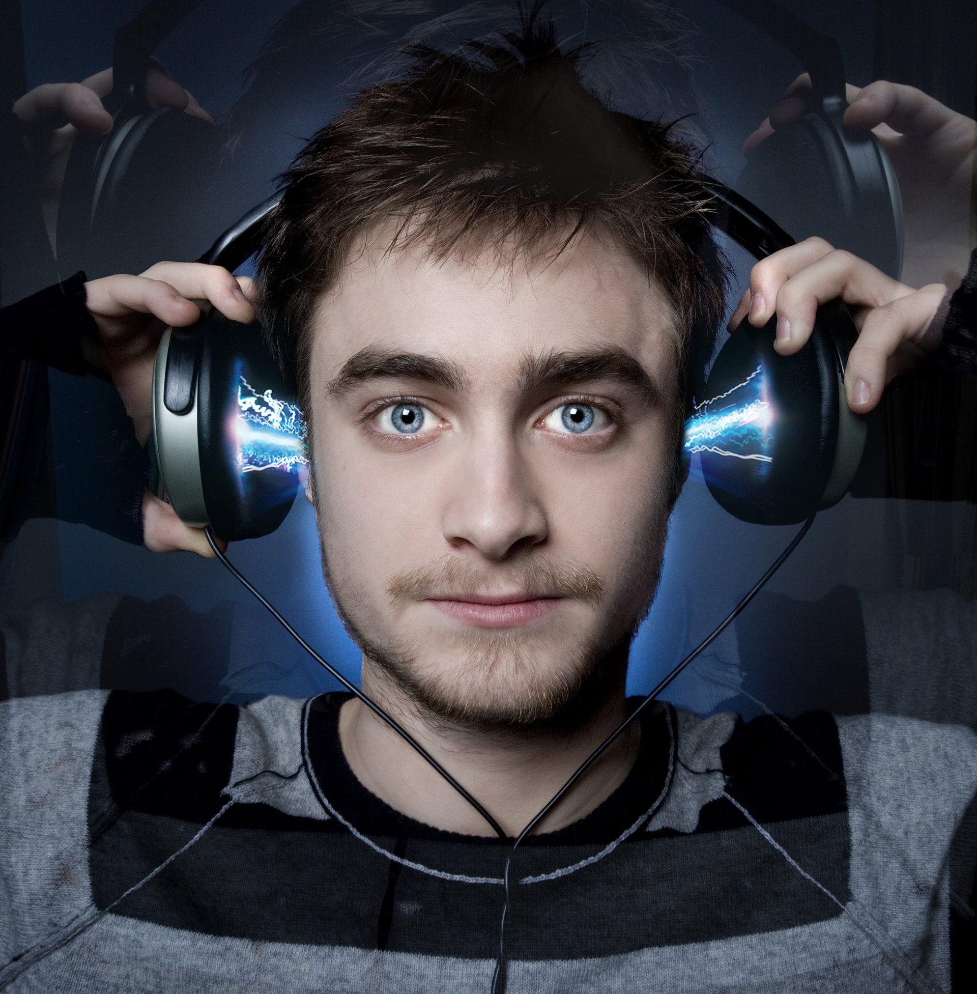 daniila radcliffe daniel radcliffe harry potter headphones eyes stubble