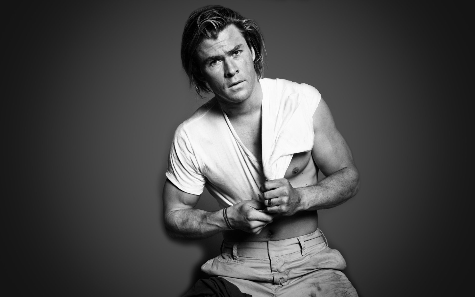 chris hemsworth photoshoot journal gq h b