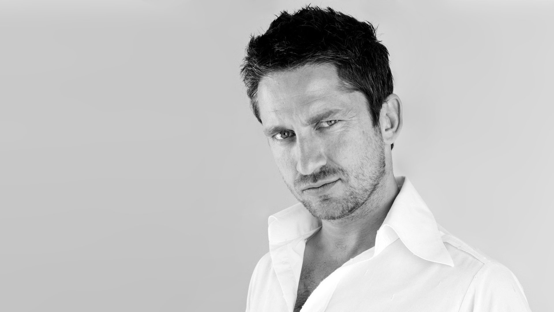 gerard butler actor hombre estrella camisa sonrisa