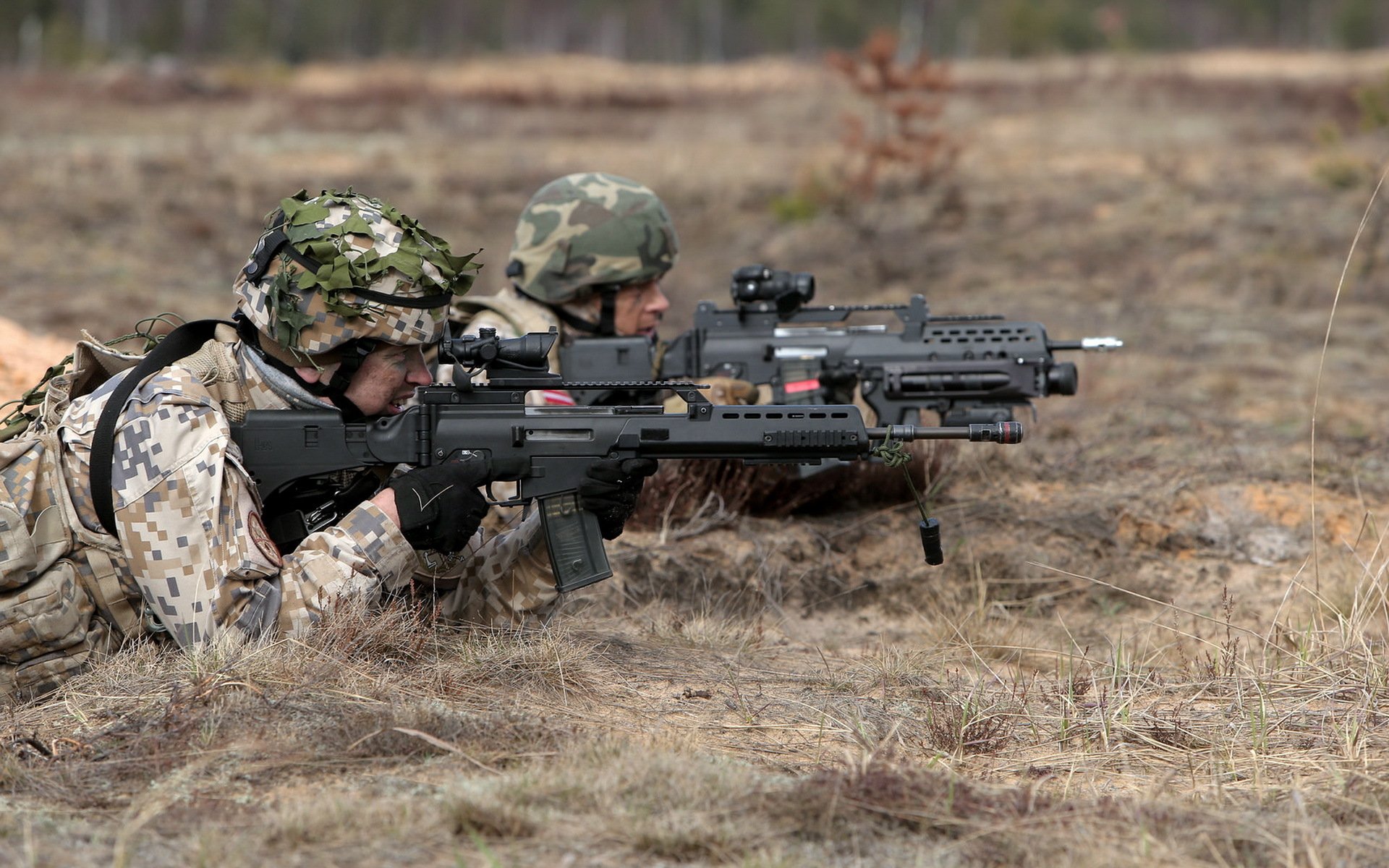 soldats armes armée lettone