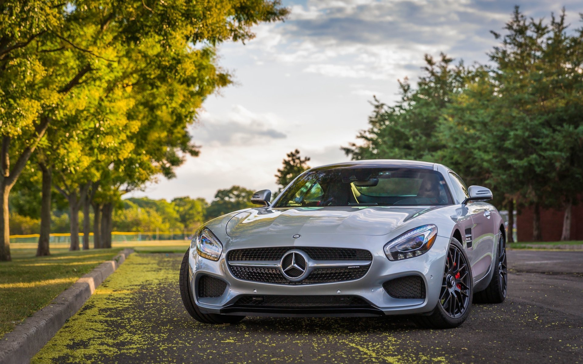 parkplatz mercedes benz foto schön