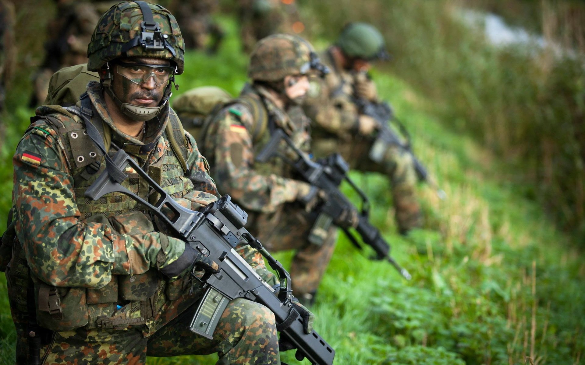 german army fallschirmjäger soldaten waffen