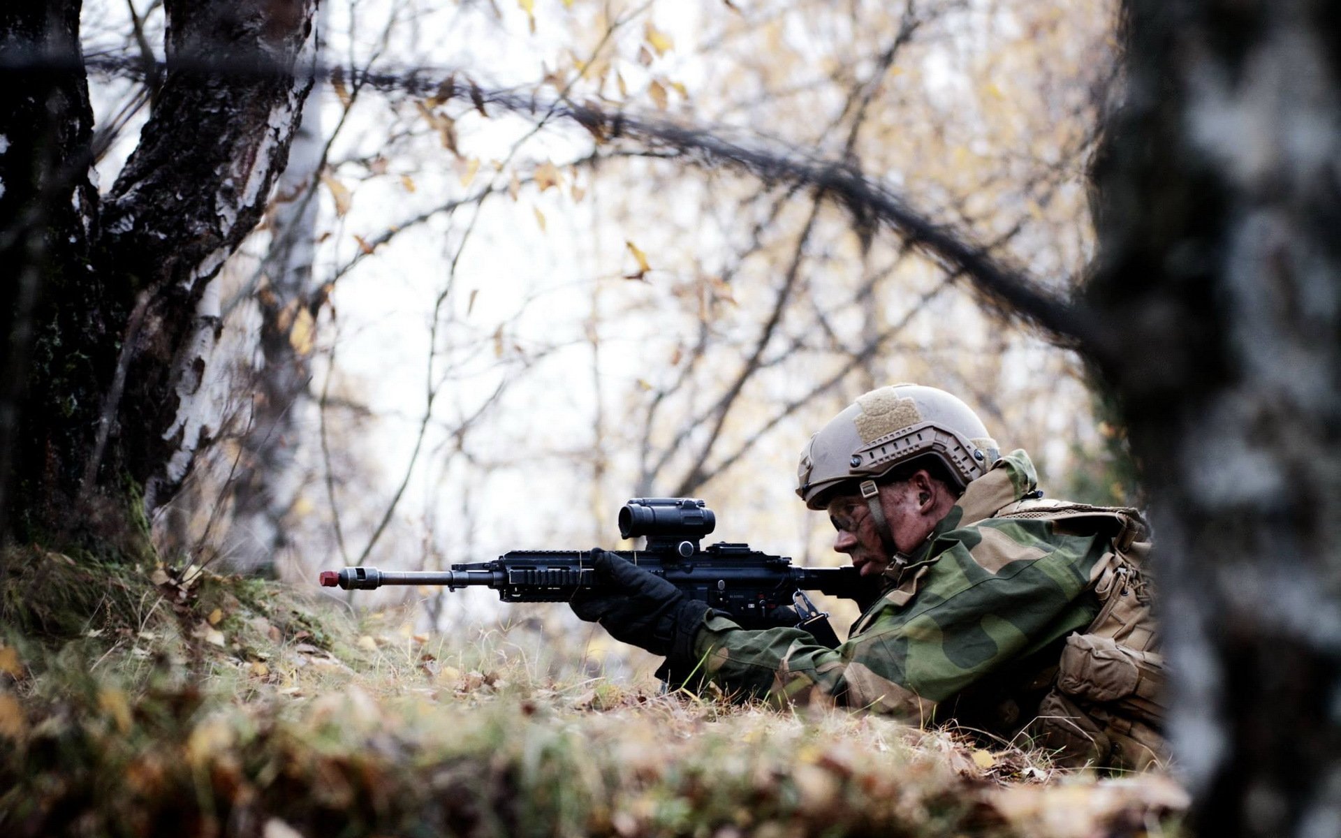 norwegian army men weapon