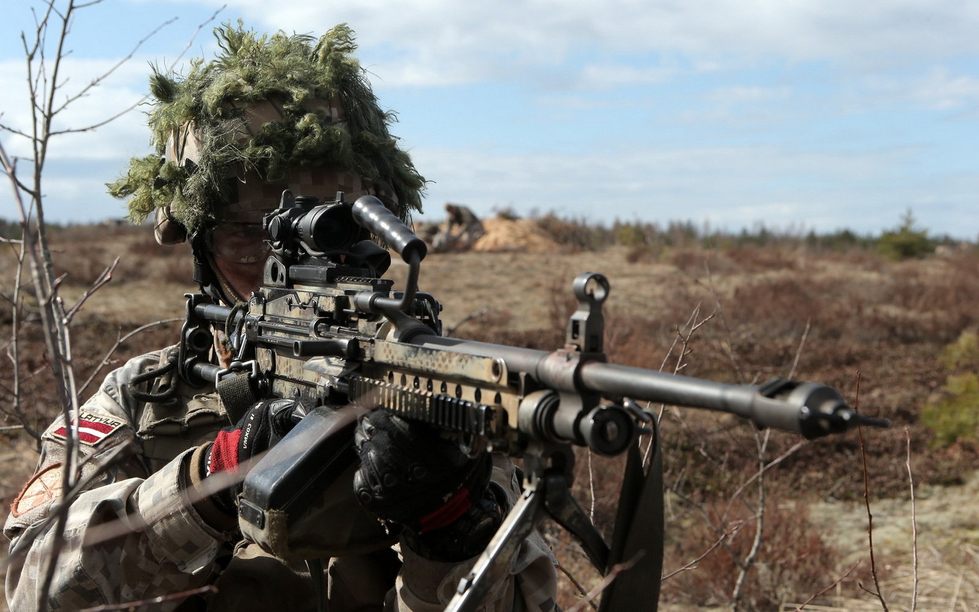 soldado armas ejército ejército de letonia