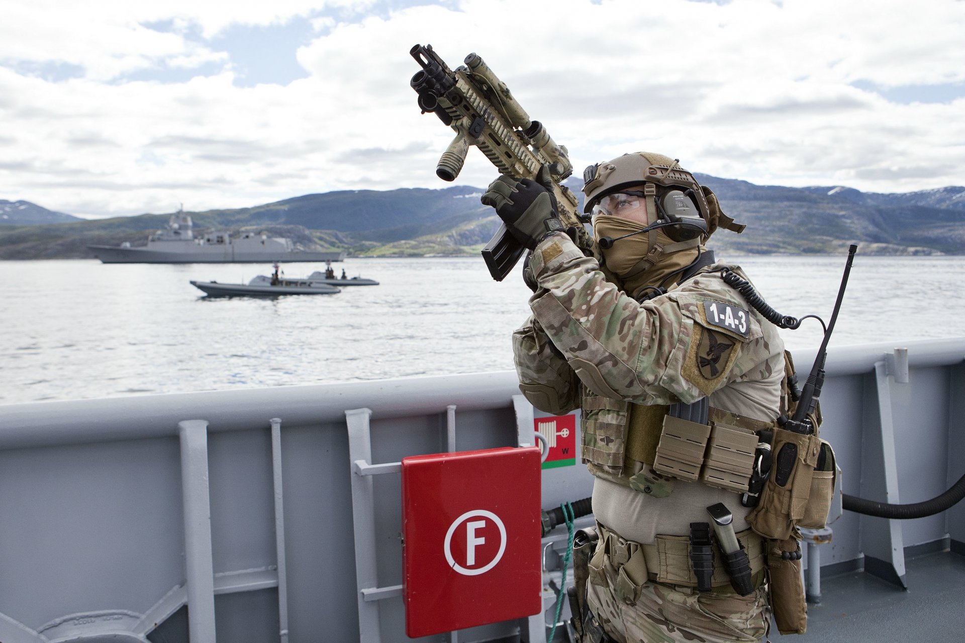 norwegisch marine marine spezialeinheiten soldat waffen