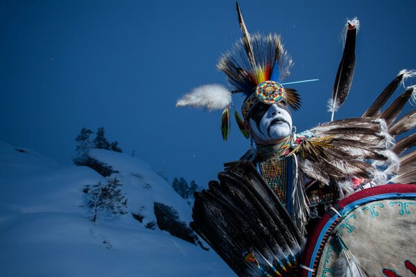 Guerrier avec ornements de plumes