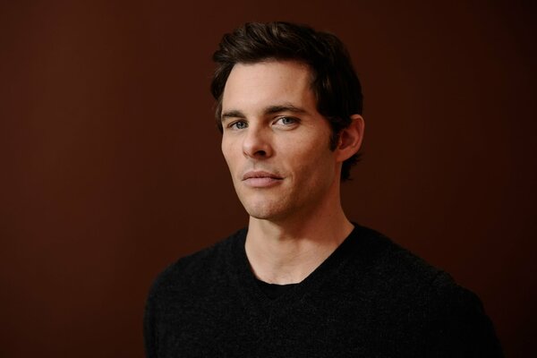 James Marsden à la séance photo se sent confiant