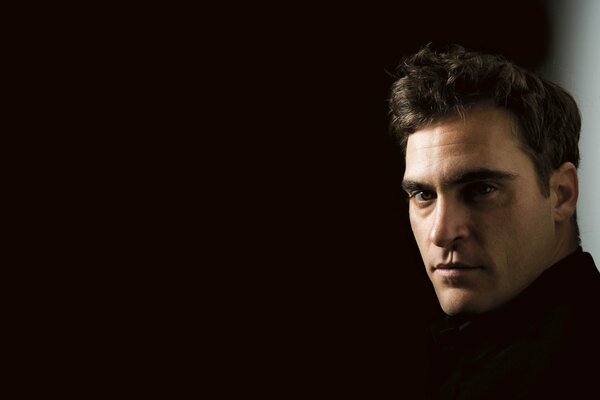 Cornice minimalista di Joaquin Phoenix