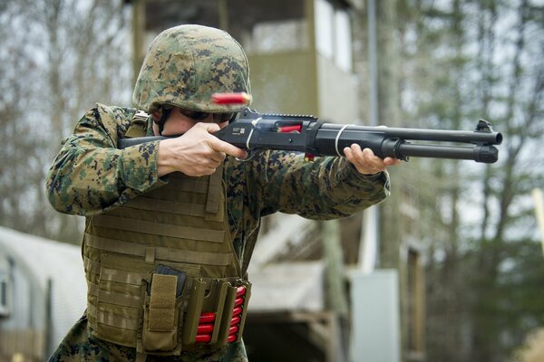 Un US marine a porté des armes