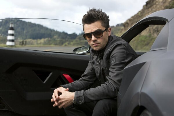 Schauspieler Dominic Cooper. Auto