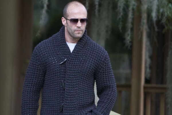 Comment les lunettes de Jason Statham sont élégantes