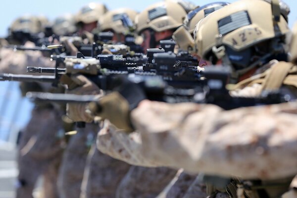 Soldiers in camouflage went to the shooting range