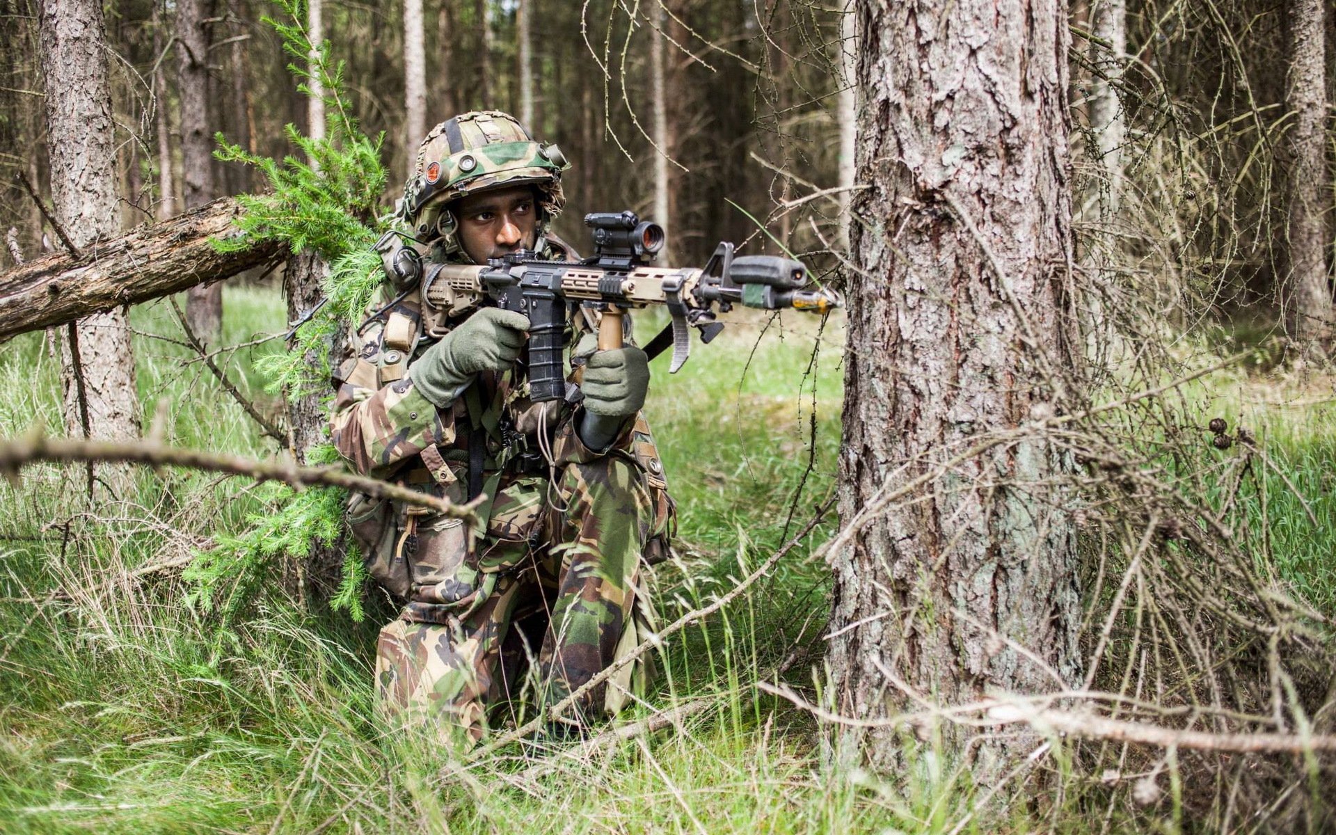 armée royale néerlandaise soldat armes