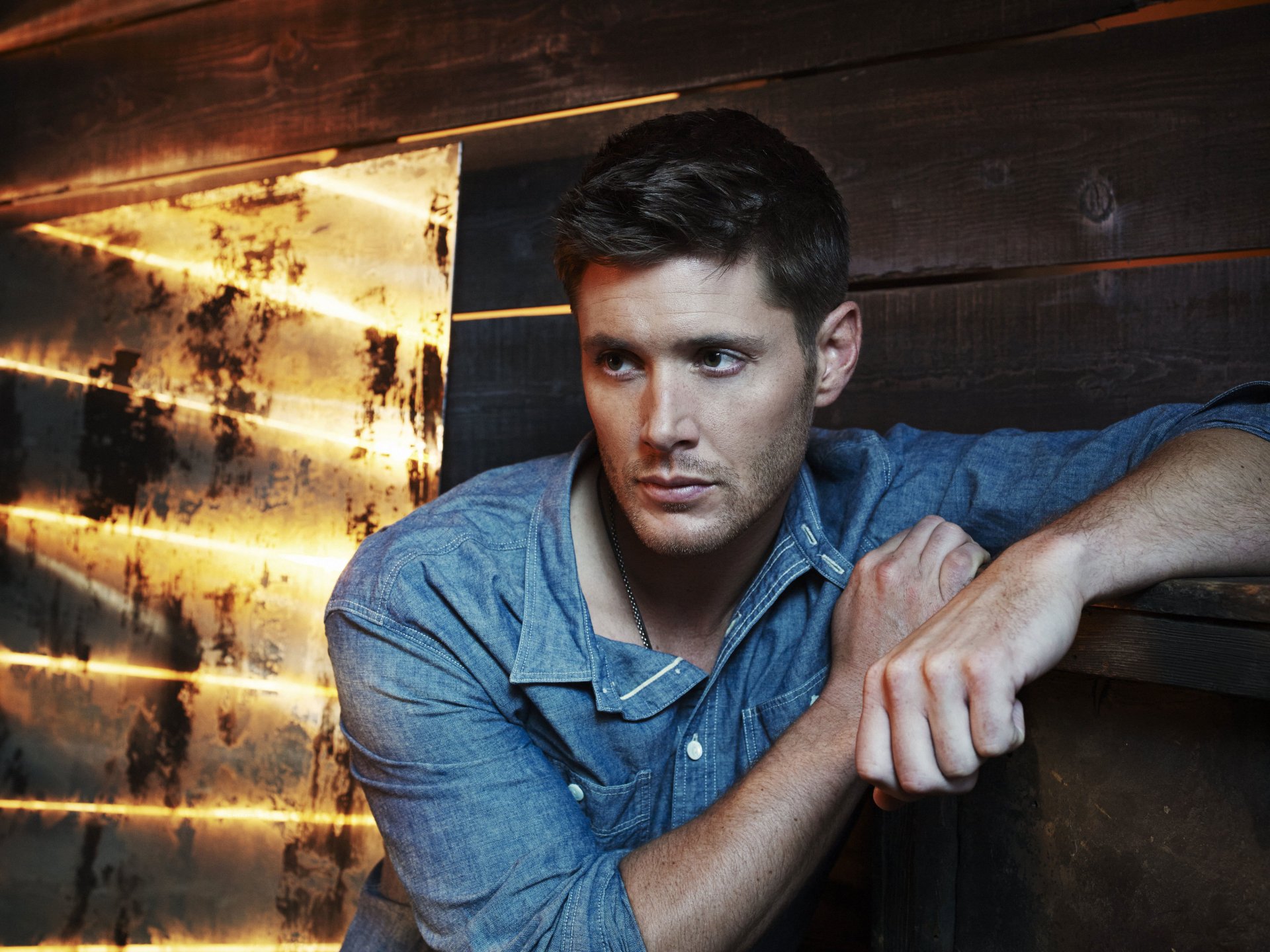 jensen jensen ackles hombre camisa mirada actor serie de televisión sobrenatural temporada 9 dean winchester