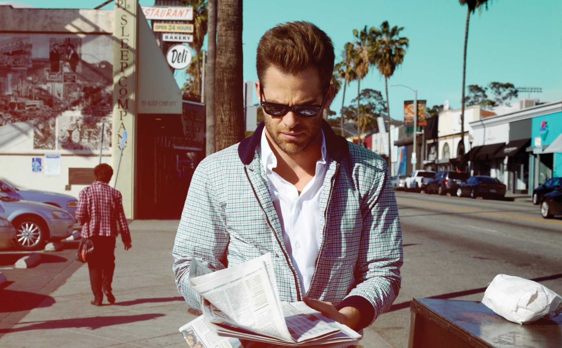 chris pine actor men sunglasse