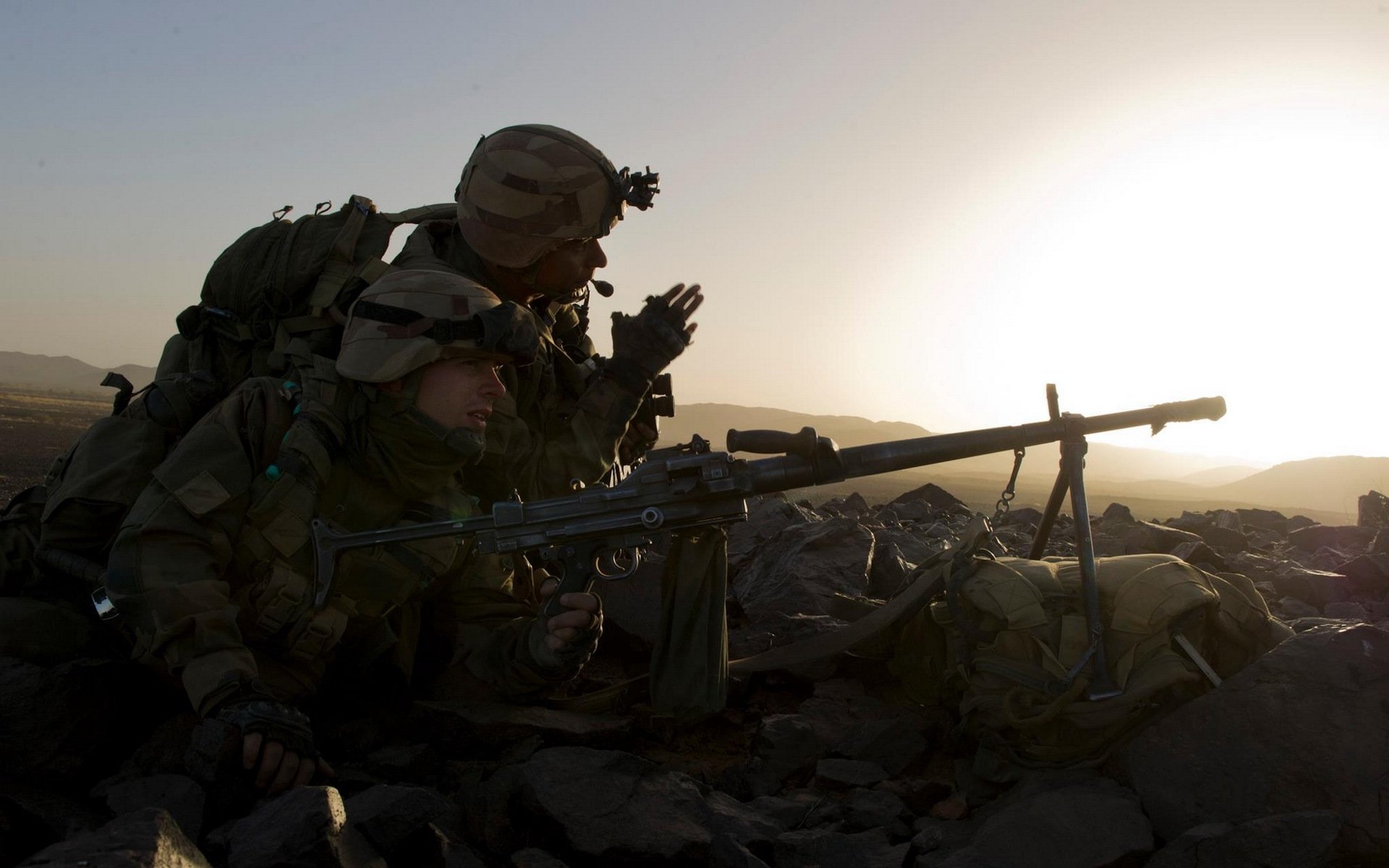 französische armee soldaten waffen