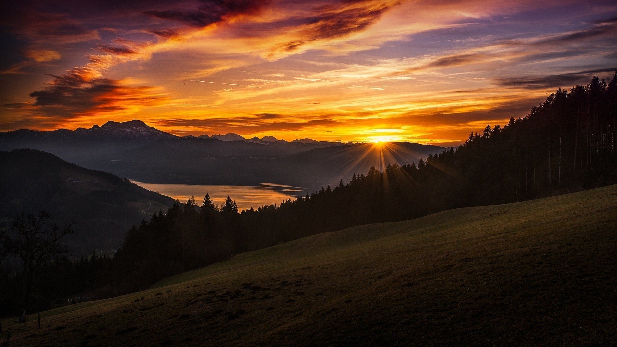 montagne tramonto cielo sole raggi