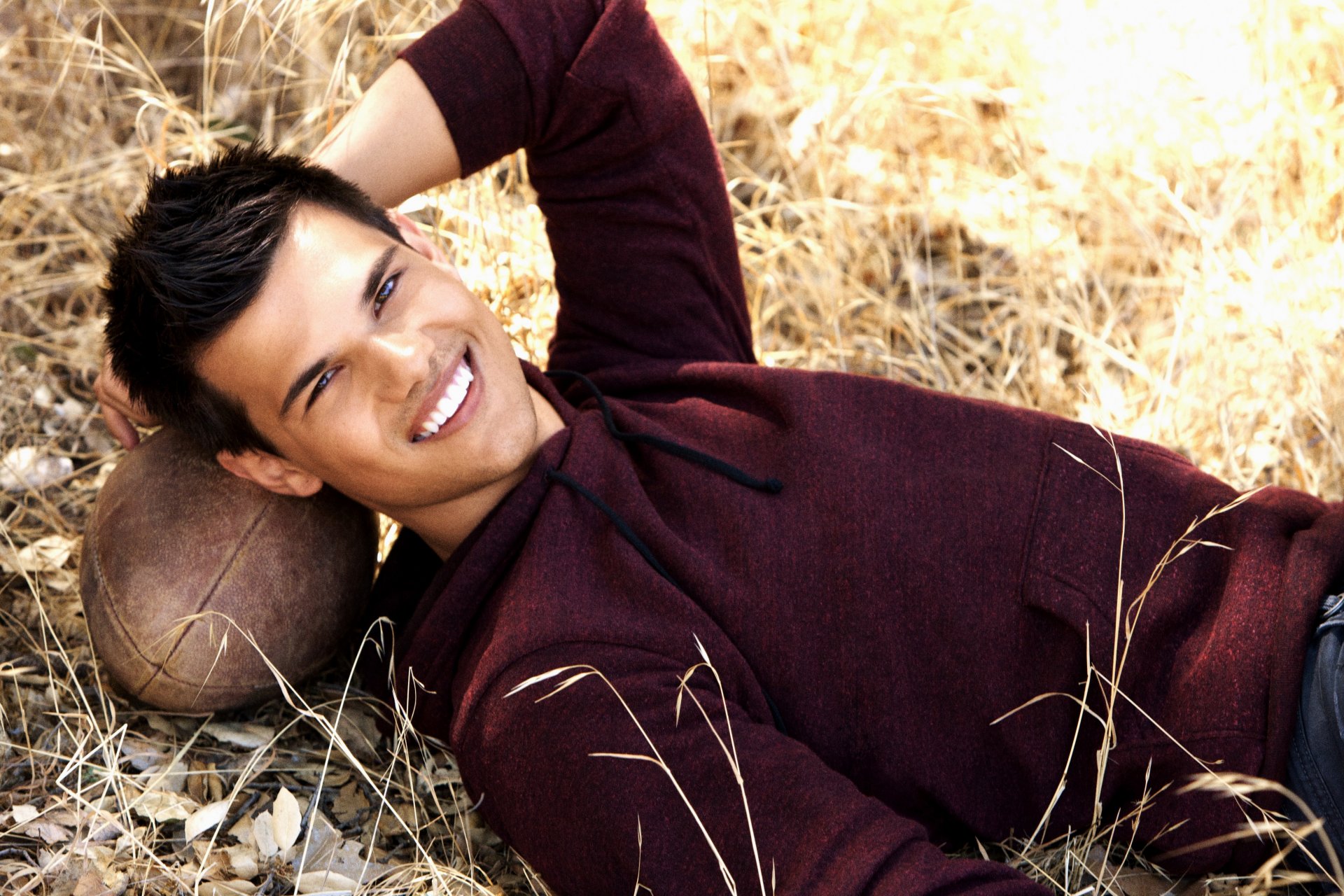 Taylor Lautner actor smile