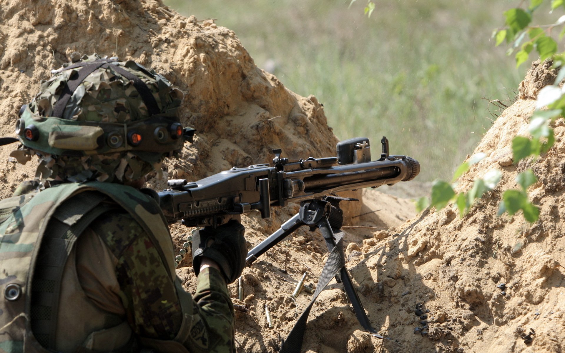 soldado armas disparos ejército estonio