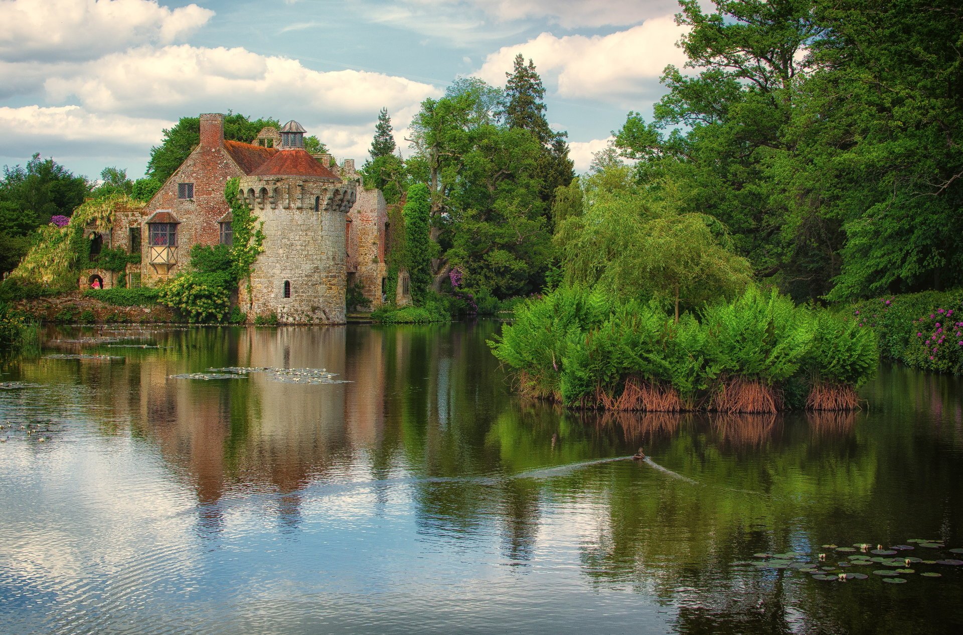 altes schloss lamberhurst kent see bäume schloss