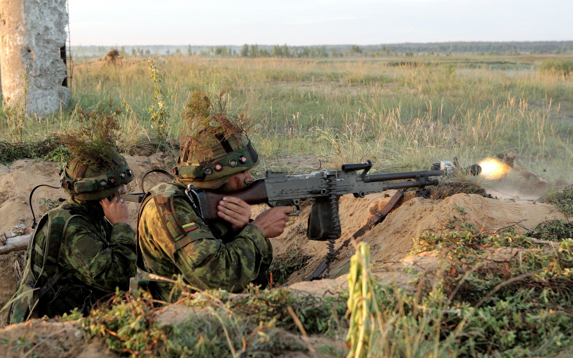 armée lituanienne soldats armes