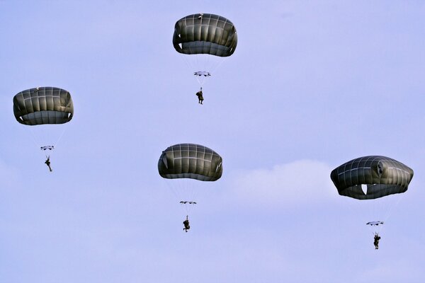 US paratroopers have been trained