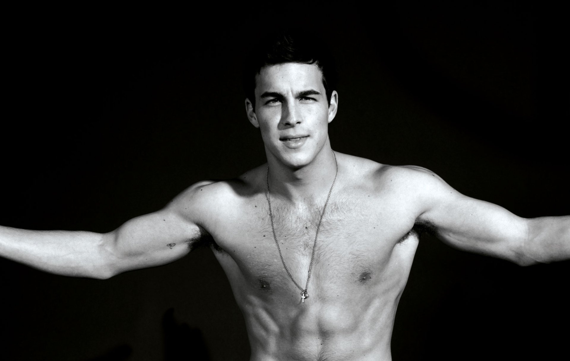 mario casas casas modèle acteur torse