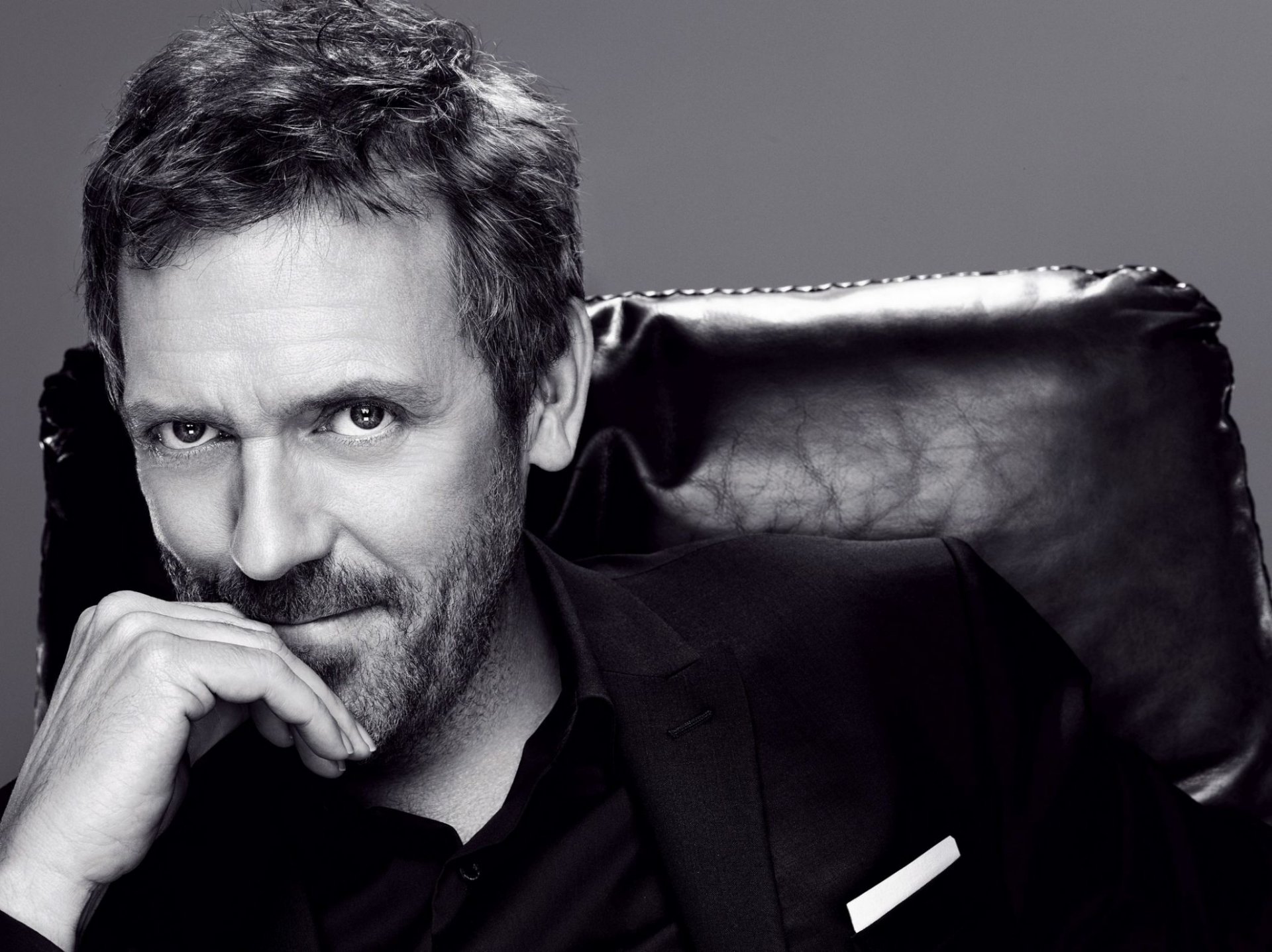 homme hugh laurie house md musicien