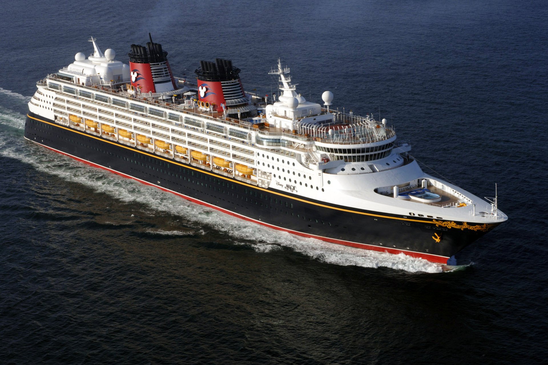 kreuzfahrtschiff disney magic liner schiff meer schön