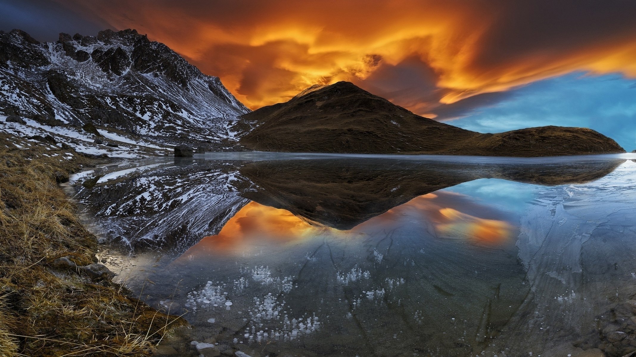 montagnes lac froid coucher de soleil neige