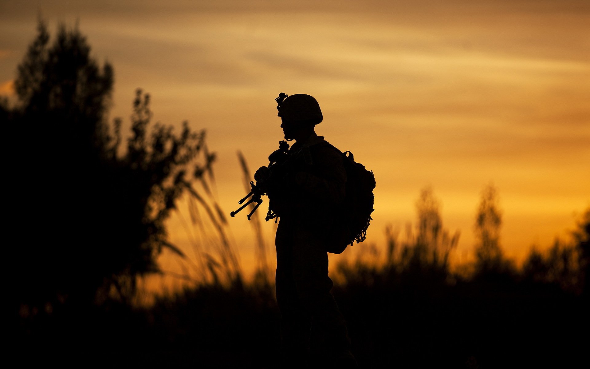 soldato silhouette sfondo