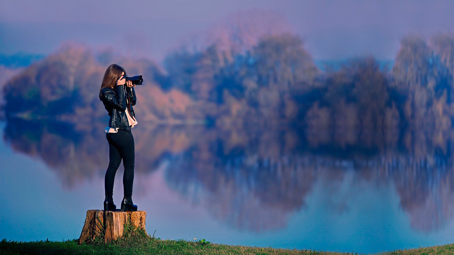 schlanke figur mädchen brünette fotograf see herbst