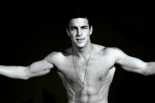 Actor and model Mario Casas