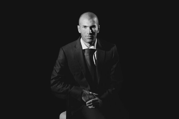 Photo of footballer Zinedine Zidane in a suit