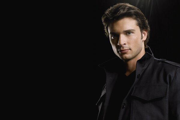 El actor productor y director Tom Welling