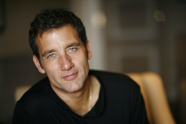 Photo of actor and producer Clive Owen