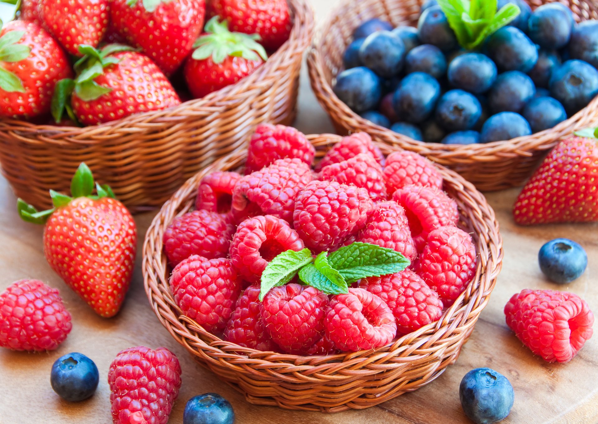 berries fresh raspberry blueberries strawberry basket