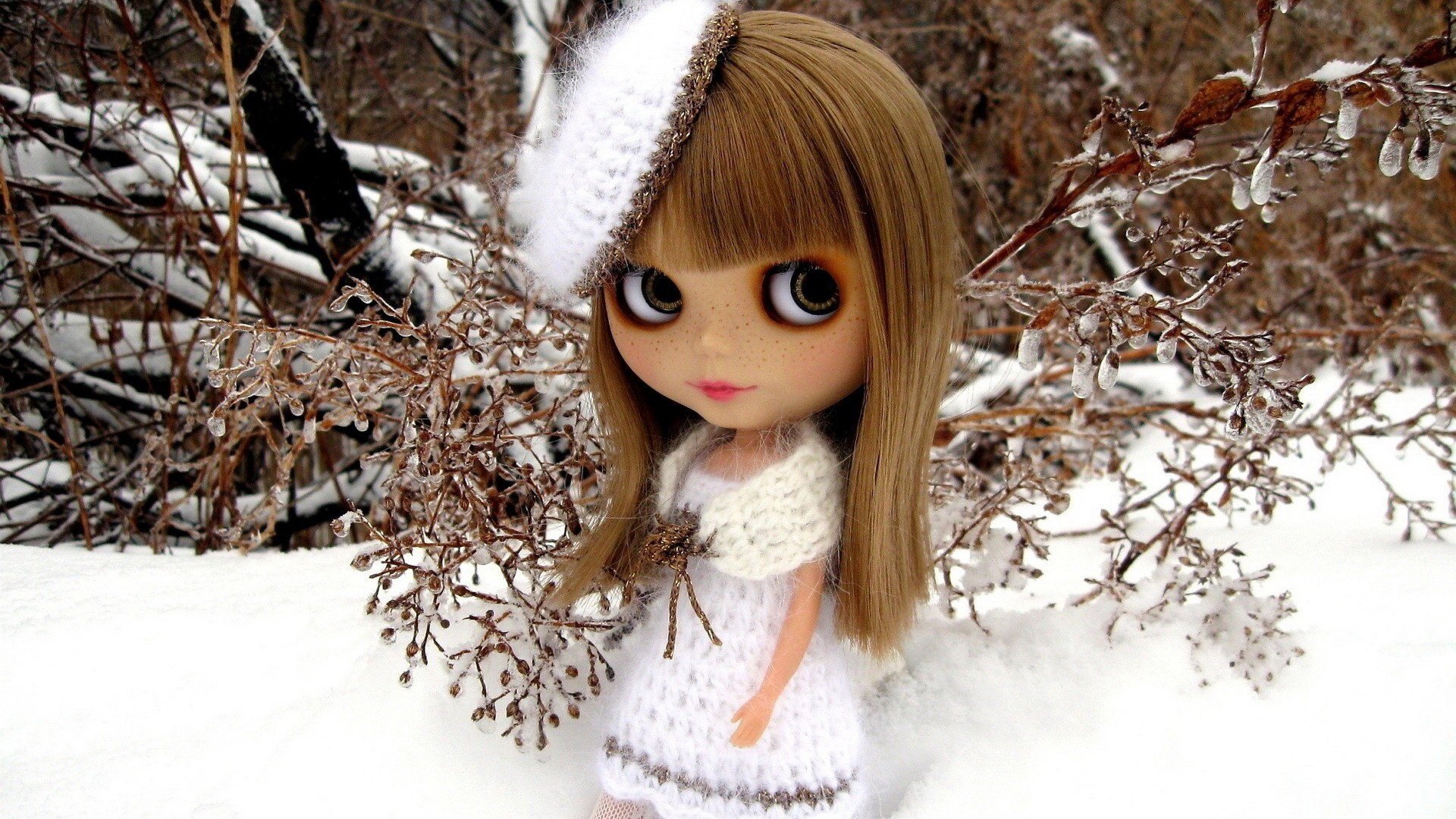 panorama imitation girl doll winter creative