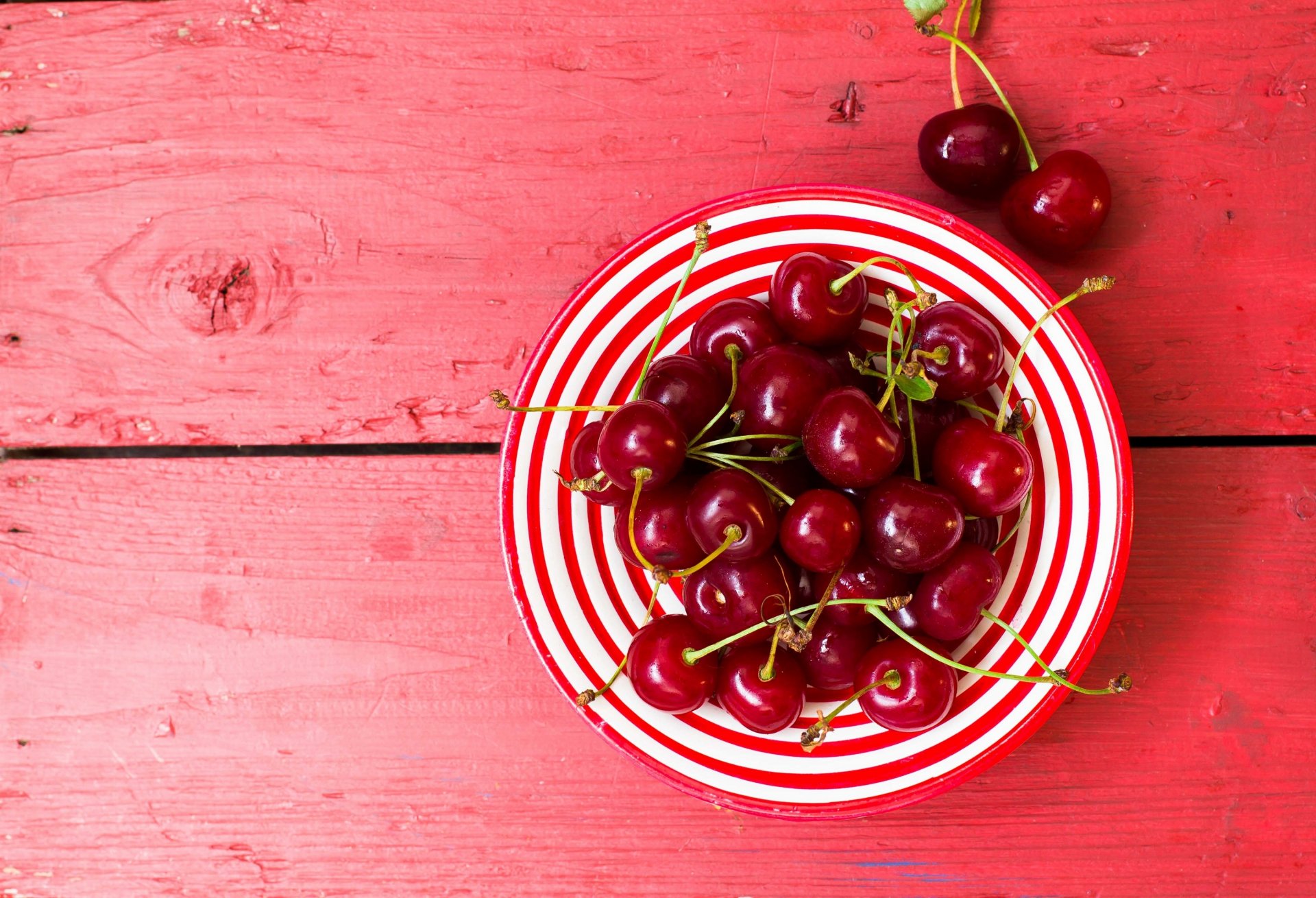 baies cerise assiette planches