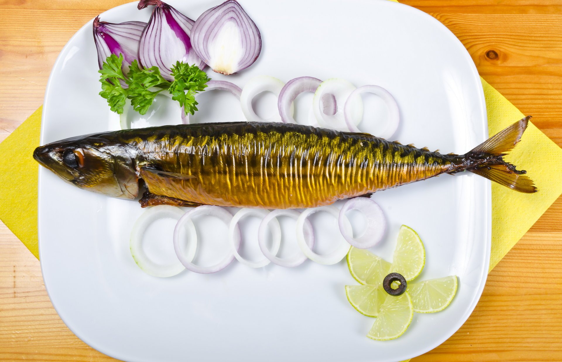 fruits de mer poisson oignon citron citron vert plaque nourriture photo