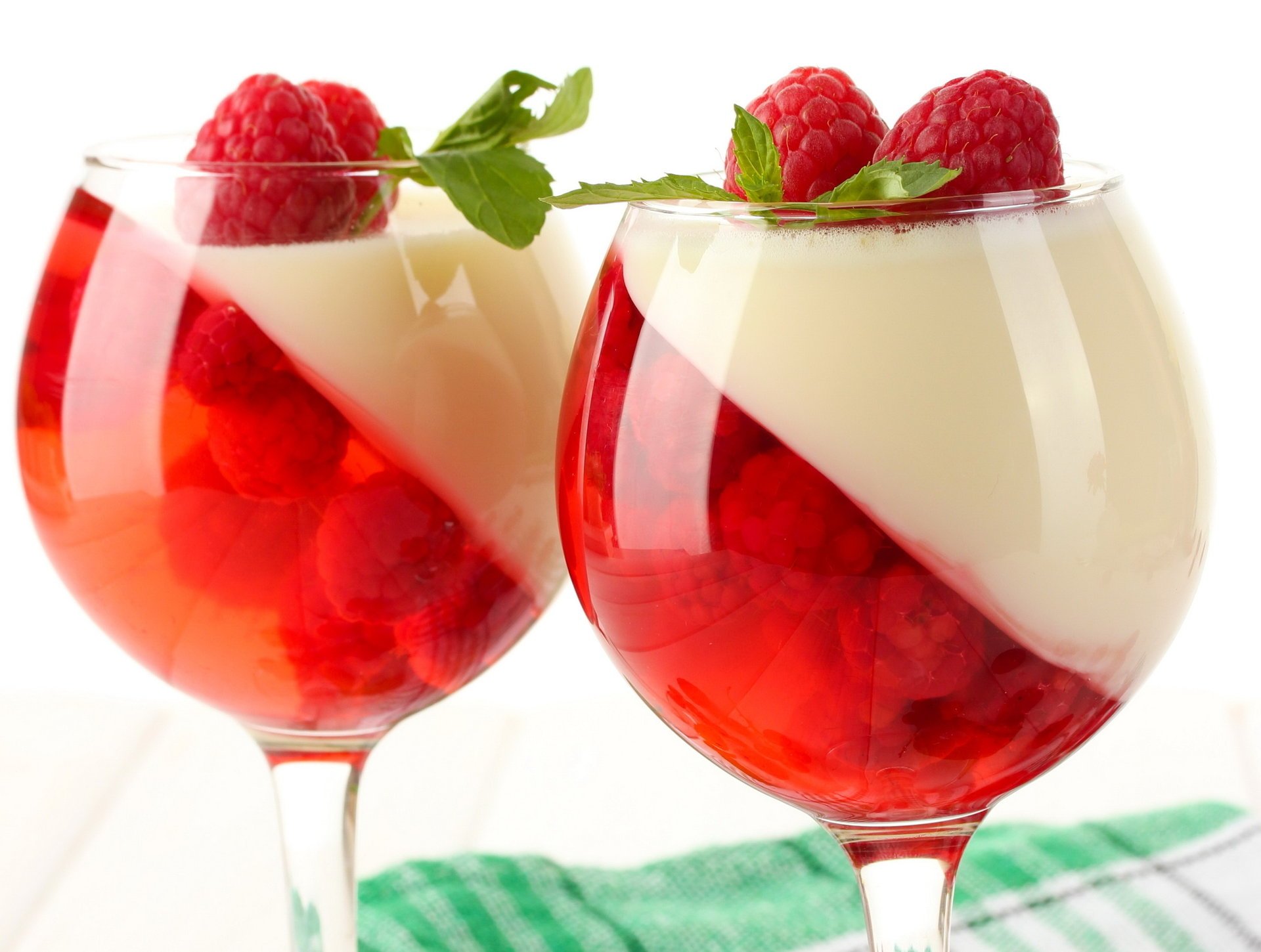 bonbons framboises boissons verres