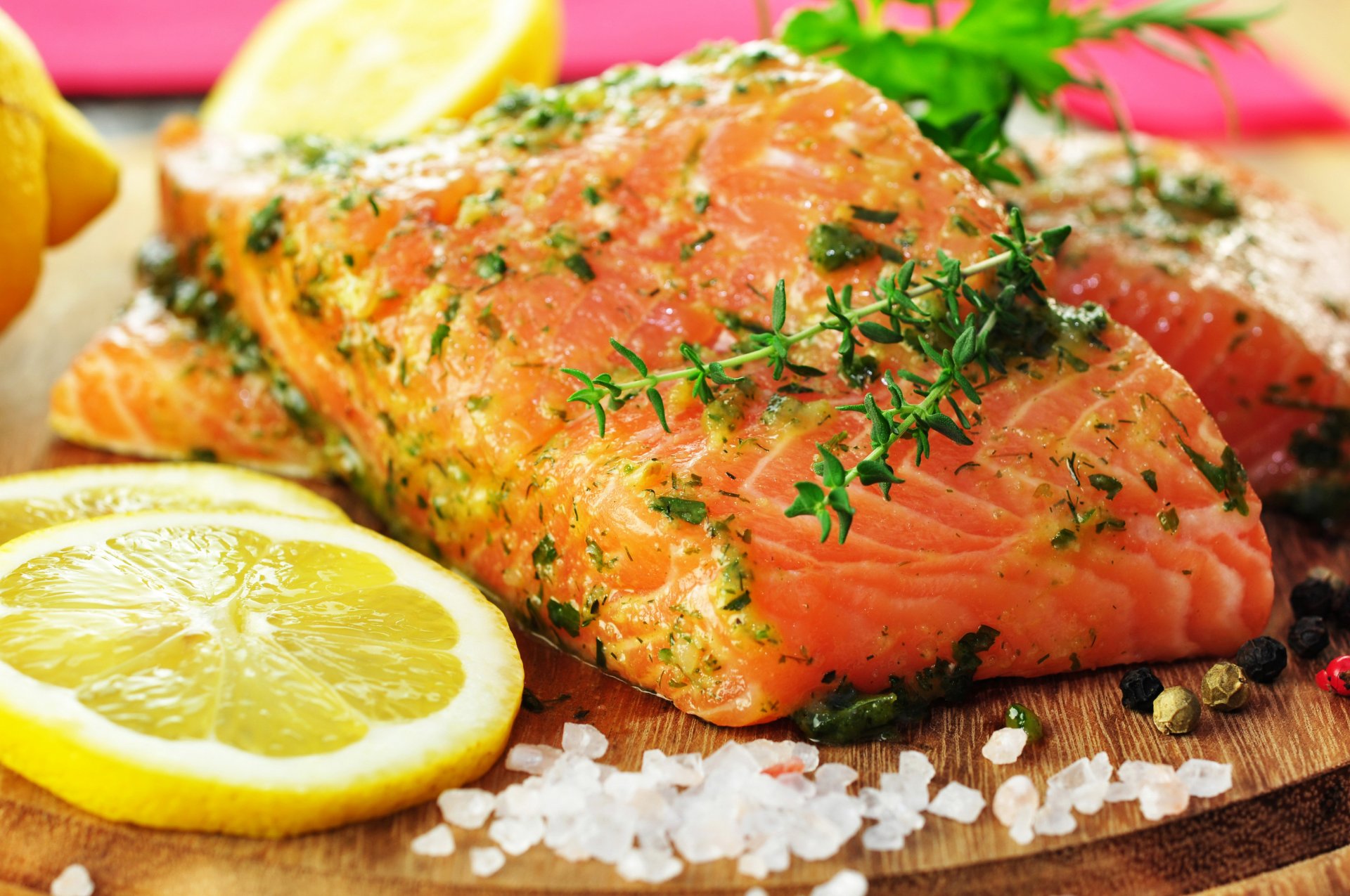 eafood fish lemon spices food photo