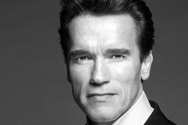 Arnold Schwarzenegger in black and white photo