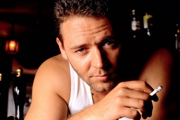 Russell crowe Zigarette Bar