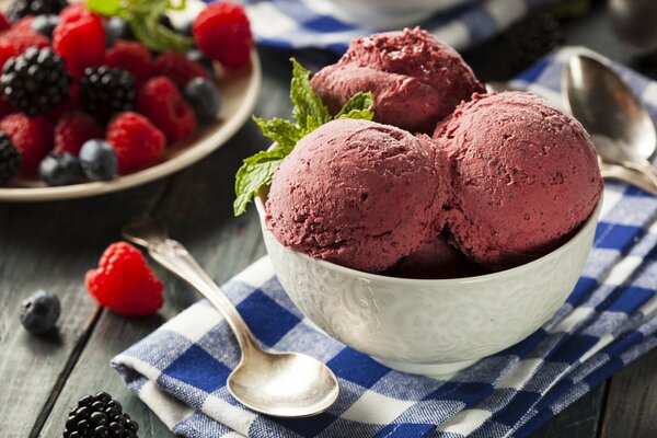 Dessert of ice cream and berries