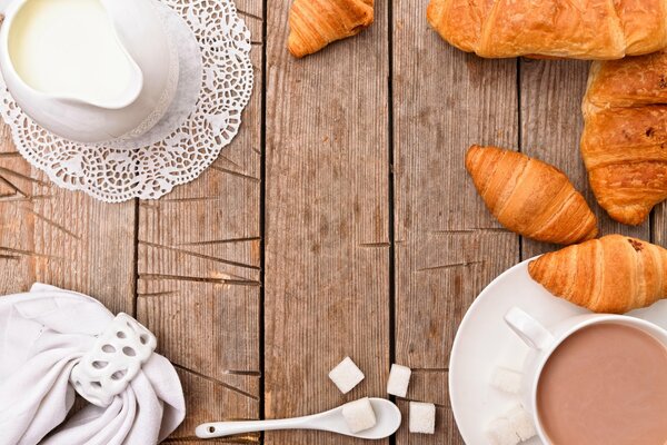 Croissants con azúcar de cacao